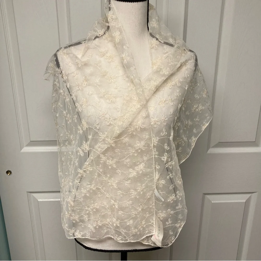 NWT 1980s Vintage Sheer Lace scarf. Cream colored. 55x12.5 inches